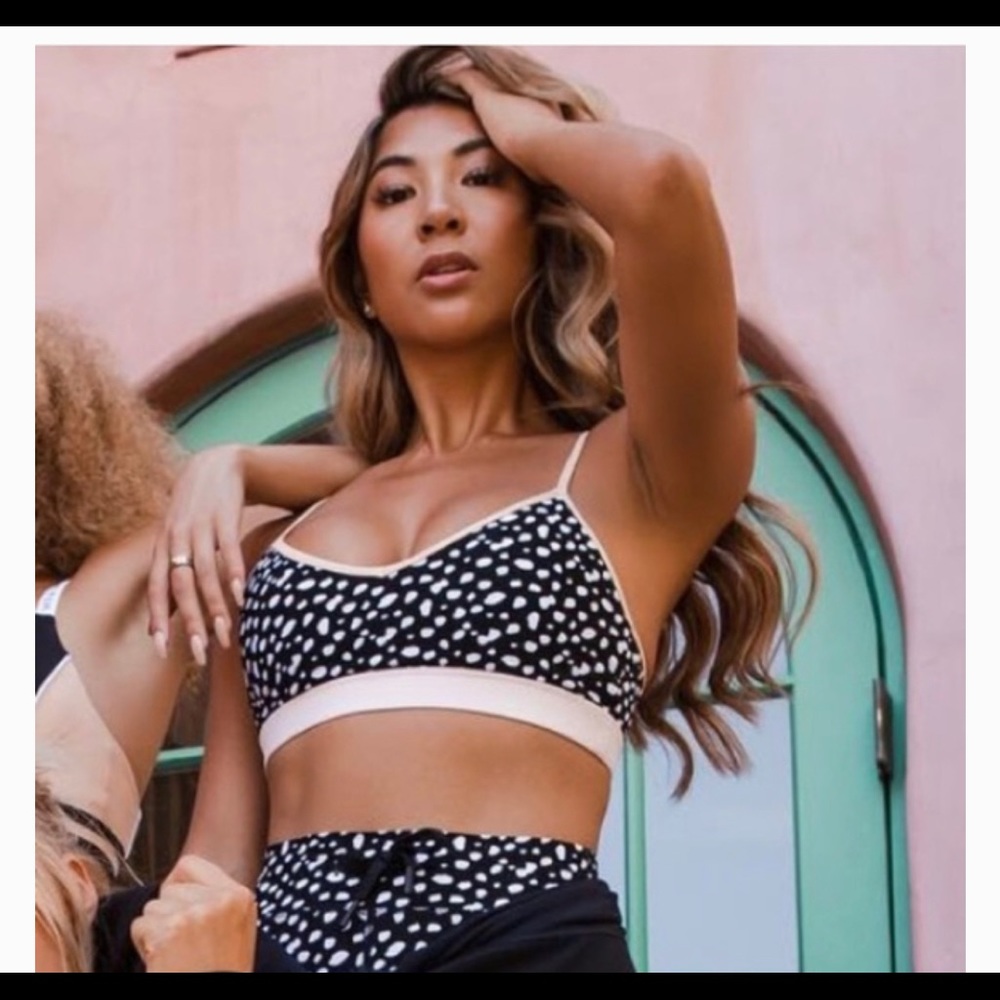 NWT White Fox Boutique X Sarah’s Day 101 Day Dreamer Sports Bra